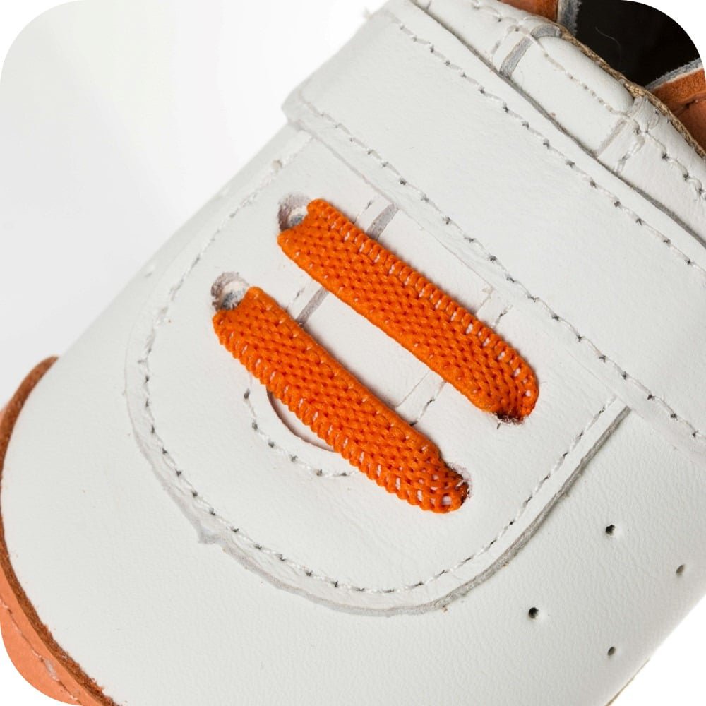 SNEAKER Babyhausschuhe aus weichem Leder (weiß/ orange)