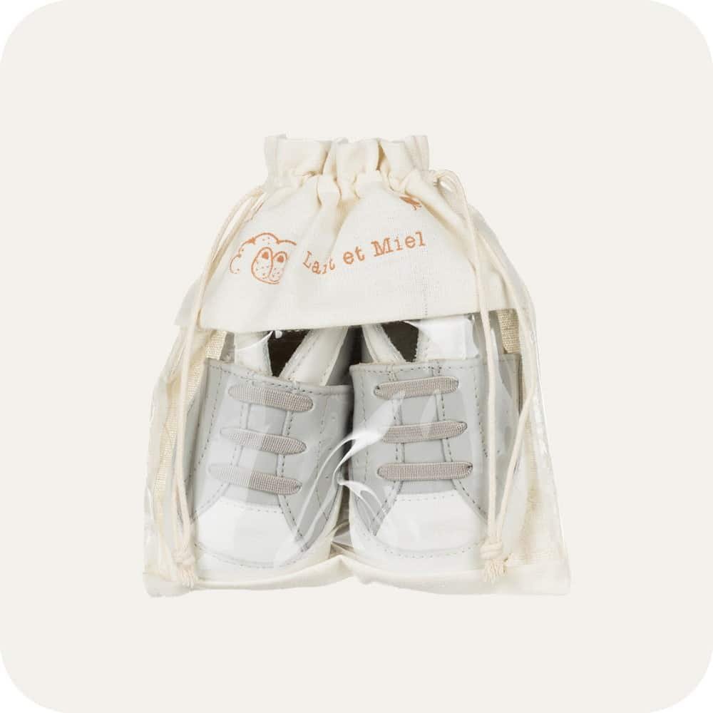 SNEAKER Babyhausschuhe aus weichem Leder (weiß/ grau)