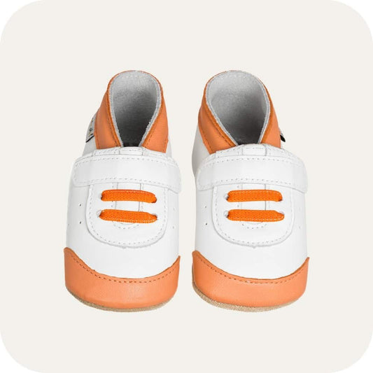 SNEAKER Babyhausschuhe aus weichem Leder (weiß/ orange)