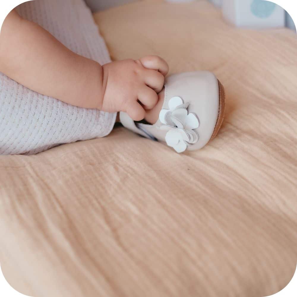 SILOÉ Babyschuhe aus weichem Leder