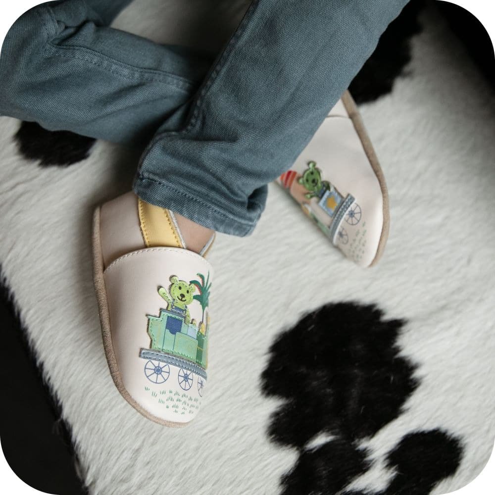 PETIT TRAIN Babyhausschuhe aus weichem Leder
