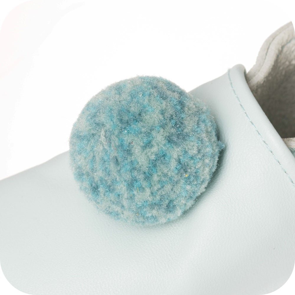 SKY BLUE Babyhausschuhe mit Pompons